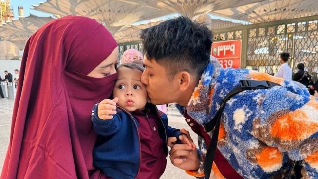 Rizky Billar Kenang Masa lalu dan Tulis Harapan Pada Tahun 2023, Lesti Kejora Beri Komentar Begini
