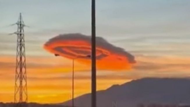 Penampakan Awan Menyerupai UFO di Turki Jadi Tanda sebelum Gempa Terjadi?