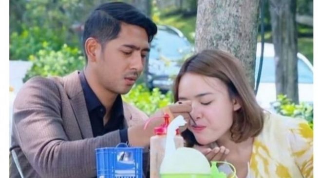 Heboh! Beredar Video Tangan Nakal Amanda Manopo Jadi Sorotan saat Arya Saloka Tidur di Pangkuannya