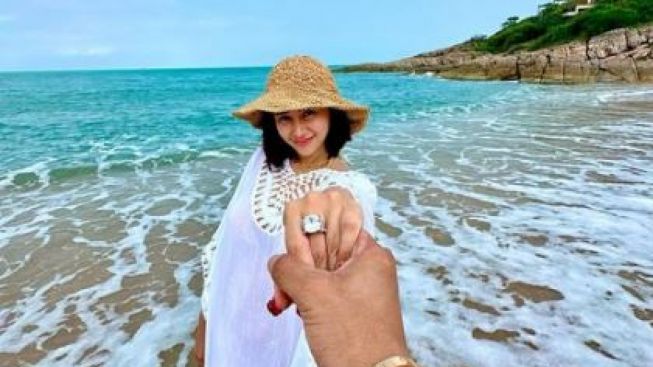 Denise Chariesta Pertanyakan Tentang Zina atau Tidak saat Diberikan Cincin dari JK, Netizen Auto Rujak sang Selebgram