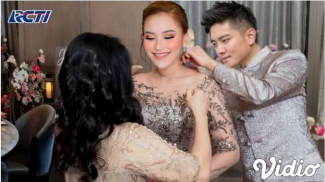 Cek Fakta: Alhamdulillah, Akhirnya Boy William Resmi Lamar Ayu Ting Ting Malam Ini Live di TV Swasta?