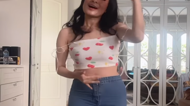 Iis Dahlia 'Diceramahi' Warganet Gara-Gara Umbar Body Sexy hingga Undang Syahwat, Begini Ceritanya...