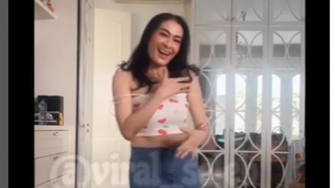 Heboh, Video Iis Dahlia Joget-joget Pakai Crop Top, Kelihatan Bagian Sensitifnya