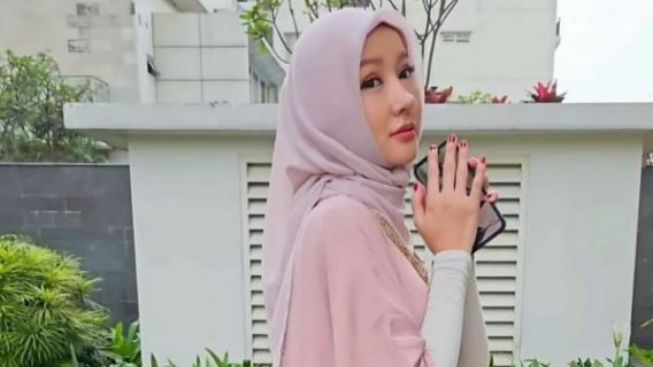 Ramadhan Tiba, Lucinta Luna Kenakan Hijab, Warganet: Malaikat Dibuat Bingung