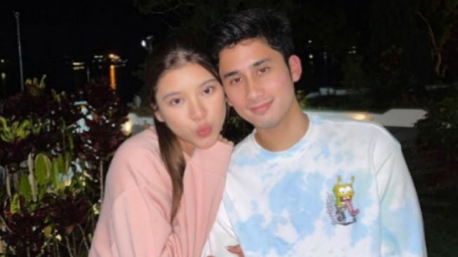 Denny Darko, Ungkap Sinyal Kandasnya Tiara Andini dengan Alshad Ahmad semakin Menguat! Netizen: Daripada