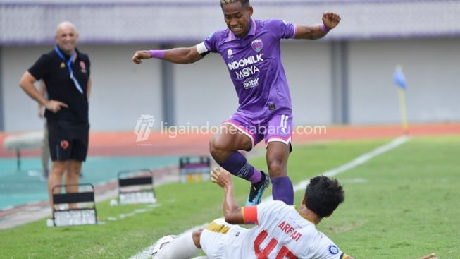 Jamu Persib Bandung, Pelatih Persita Tangerang Sebut Timnya akan Main Beda