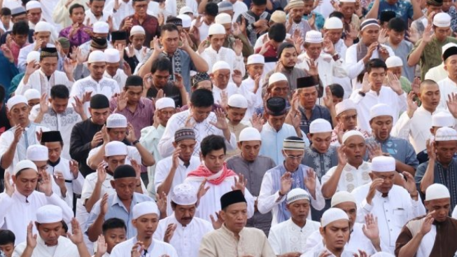 Tata Cara Melakukan Sholat Idul Fitri yang Benar Lengkap dengan Doa dan Niat