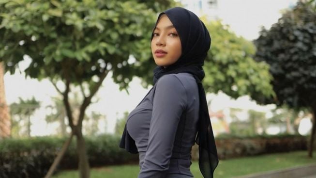 Saat Diminta Tampil Seksi tanpa Hijab, Oklin Fia: Baju Kayak Gini Biasa Aja kan?