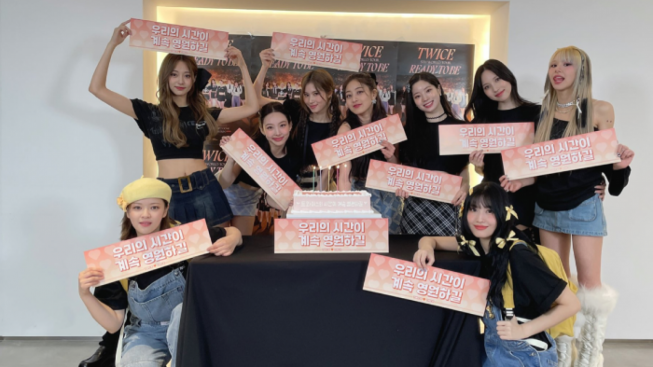 Twice Umumkan Tanggal Tur Dunia dengan Tajuk READY TO BE