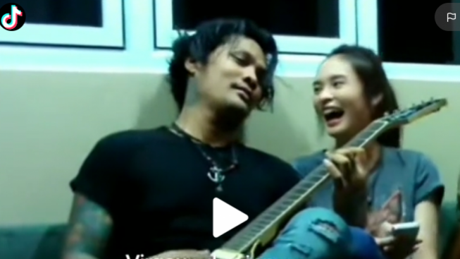 Video Istri Virgoun Dulu Sebelum Bercadar : Serasi dan Cute Banget