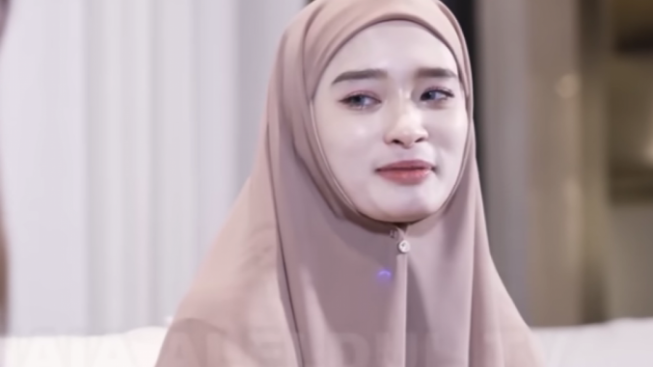 Dikenal Bercadar, Inara Rusli Justru Tampil Seksi Saat di Rumah: Kalau Starla Bilang Bajuku Kaya Blackpink