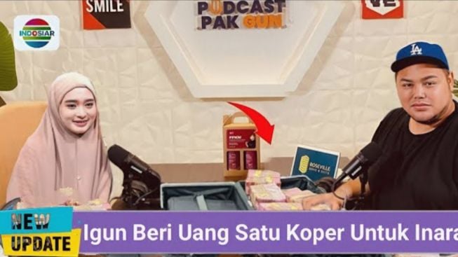 CEK FAKTA: Inara Rusli Teteskan Air Mata Saat Terima Uang Satu Koper dari Ivan Gunawan, Benarkah?