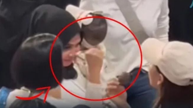 Semangati Syahnaz di Tengah Isu Perselingkuhannya dengan Rendy Kjaernett, Mama Rieta Dicibir Netizen: Dia Justru Pelaku...