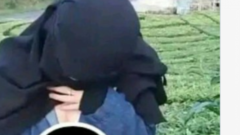 Video Syur Wanita Bercadar 39 Detik Di Kebun Teh Ciwidey Viral Nekat Rekam Area Sensitif 8694