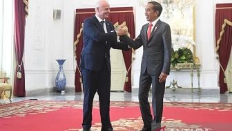 Presiden Jokowi Akhirnya Bertemu Gianni Infantino di Istana Merdeka