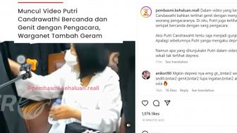 Terlihat Putri Candrawathi Menyentuh Tangan Pengacaranya Hingga Bikin Netizen Geram