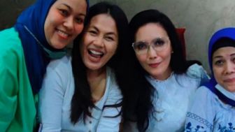 Mila Nansa Kunjungi Artis Senior di Rumah, Nani Wijaya Tetap Kalem