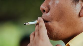 Apa Solusi Pemerintah? Kenaikan Cukai Picu Peredaran Rokok Ilegal