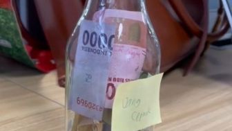 Demam 'Kamu Nanya' Alif Cepmek, Denda 5 Ribu Di Kantor Ini