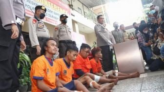 Kasus 4 Pelaku Curanmor Warga Surabaya Berhasil di Tangkap, Barang Bukti Segera dikembalikan ke Masyarakat