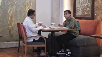 Anies dan Gibran Bertemu Empat Mata di Solo, Ini yang Dibahas