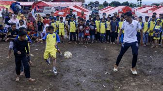 Persib Salurkan Bantuan kepada Korban Gempa Cianjur