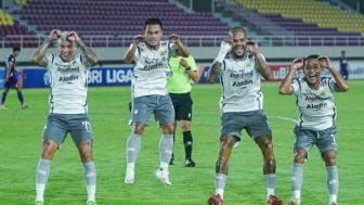 Liga 1: Tanpa Tiga Pemain Kunci, Persib Tekuk Persik 3-0