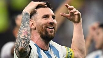 Ini Dia Lagu Pop yang Dinyanyikan Messi bersama Suporter Argentina di Stadion