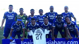 Persib Dedikasikan Kemenangan Mereka untuk Zalnando dan Febri Haryadi