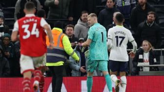 Dapat Perlakuan Buruk dari Pendukung Spurs, Ramsdale: Ini Memalukan