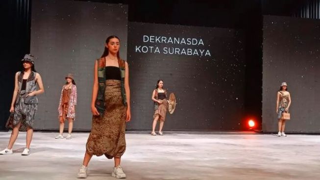 Pandemi Usai, Surabaya Fashion Parade Kembali Digelar Dengan Meriah