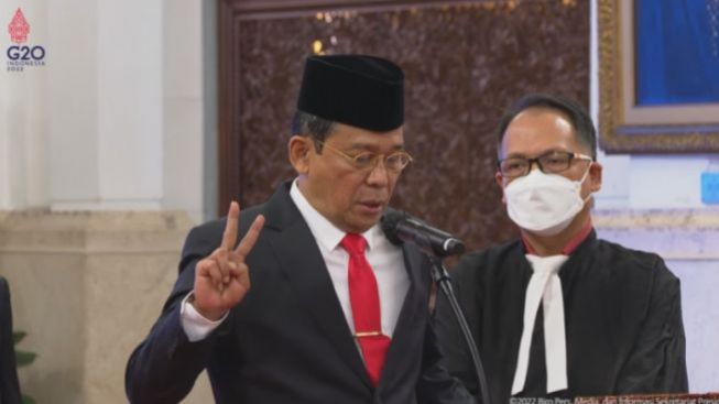Jokowi Lantik Wakil Ketua KPK Baru Johanis Tanak