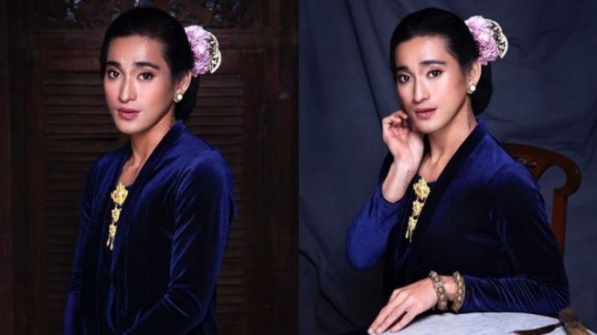 Bio One Tampil Feminin, Menggunakan Kebaya dan Rambut Disanggul