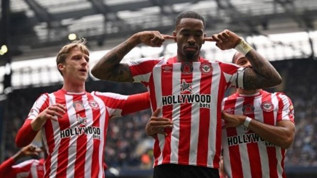 Gol Injury Time Ivan Toney Bawa Brentford Permalukan Man City di Kandang