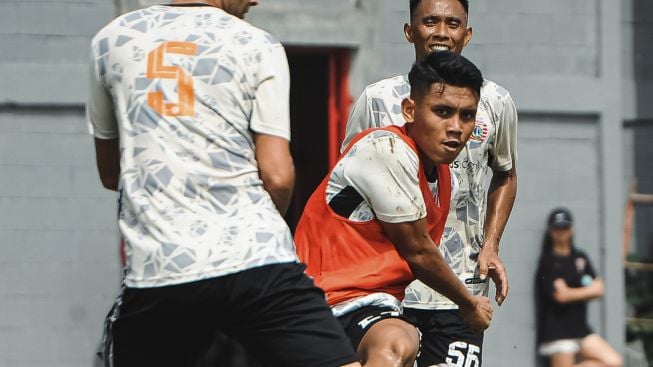 Pelatih Persija Puas dengan Kinerja Pemainnya dalam Gim Internal