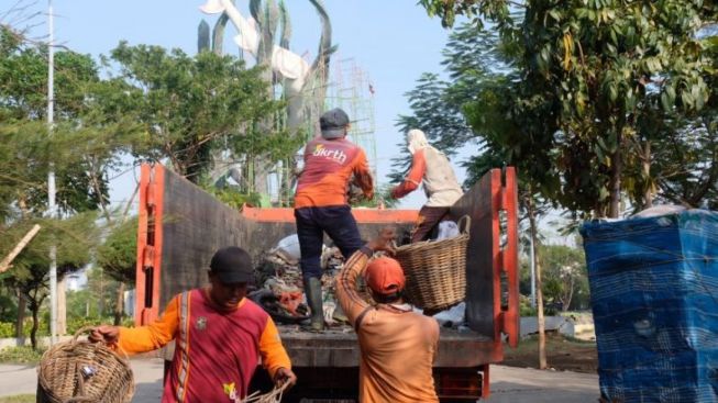 Kerja Bakti "Surabaya Bergerak" mampu tingkatkan gotong-royong dan kepedulian lingkungan