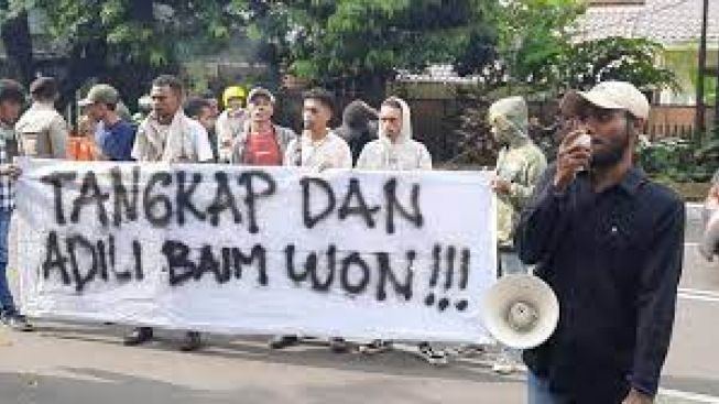 Baim Wong Didemo Mahasiswa Hukum Indonesia Akibat Konten Prank KDRT