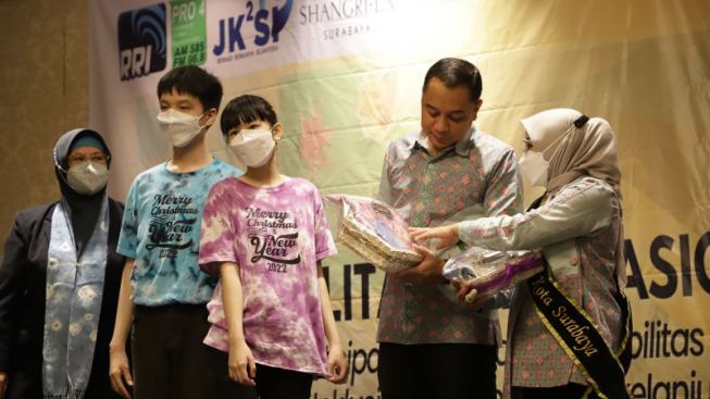 Walikota Surabaya Rekrut 140 Anak Disabilitas untuk Kerja di Pemkot