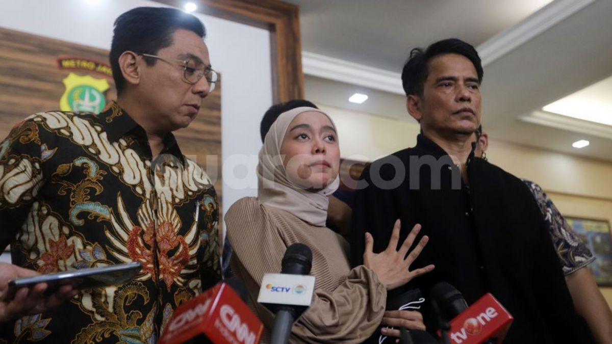 Lesti Kejora menemui awak media setelah mencabut laporan KDRTnya. [Suara.com/Oke Atmaja]