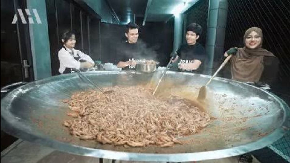 Acara masak besar yang mempertemukan Thariq dan Fuji [Youtube]