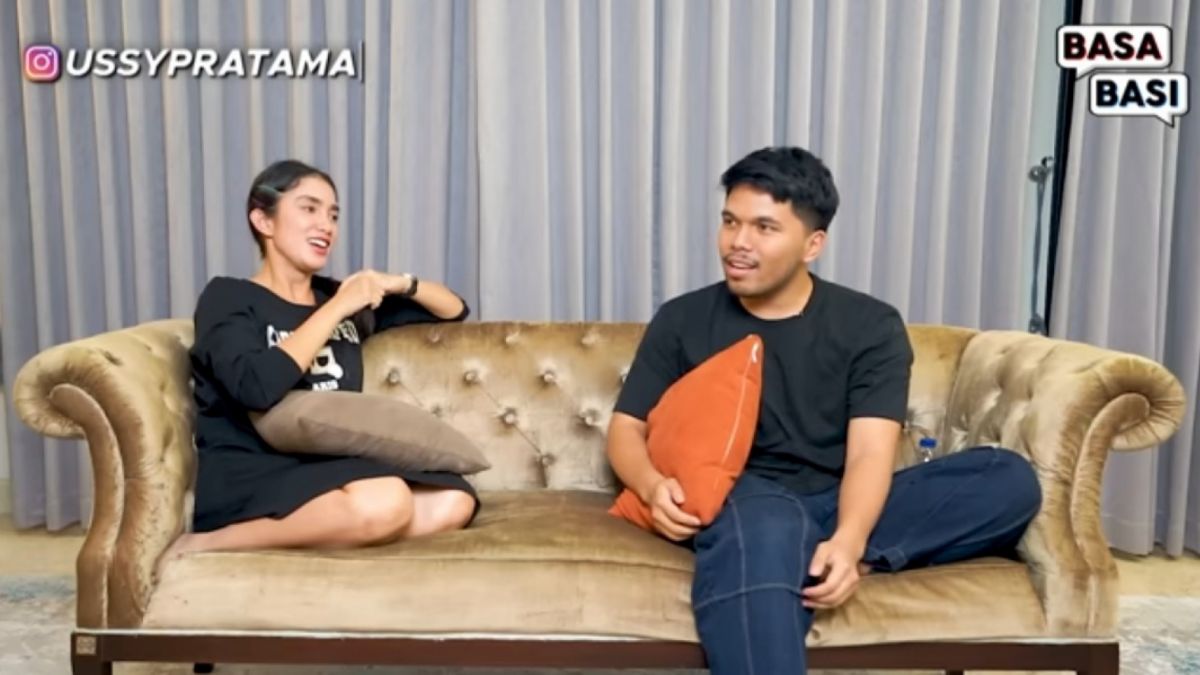 Thariq Halilintar dan Ussy Sulistiawaty [Youtube]