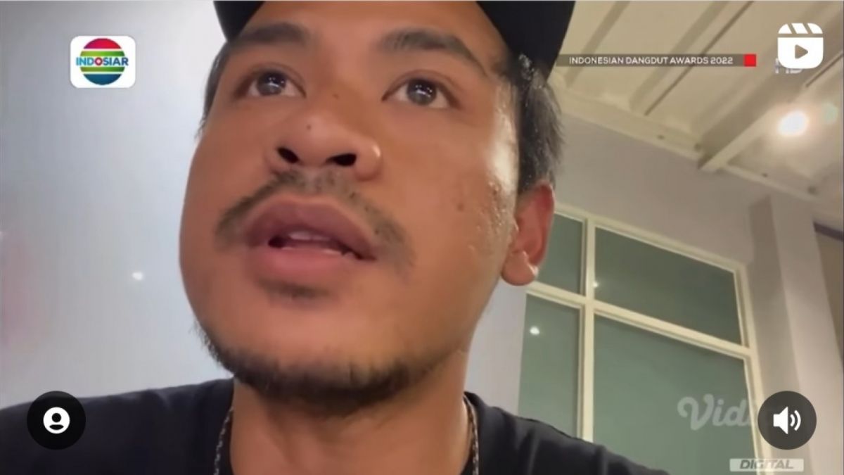 Sutradara video klip sekali seumur hidup [Instagram]