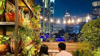 5 Rekomendasi Cafe Rooftop di Jakarta Terbaik untuk Para Penikmat Senja