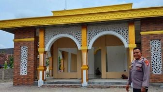 TRENDING: Polisi Punya Positive Vibes! Kapolsek Pengasih Jual Rumah Demi Bangun Masjid, Setelah Bangun Mushola dan Pondok Pesantren