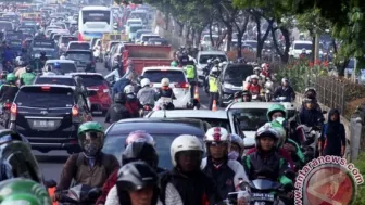 Kemacetan Di Area Tangsel Dinilai Akibat Transportasi Umum Yang Tidak Memadai