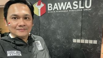 Farhat Abbas Sindir Pelakor, "Kalau Mau Jualan Bunga, Jangan Jualan Bunga Busuk"