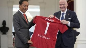 Jokowi akan Robohkan Stadion Kanjuruhan dan Dibangun Sesuai Standar FIFA