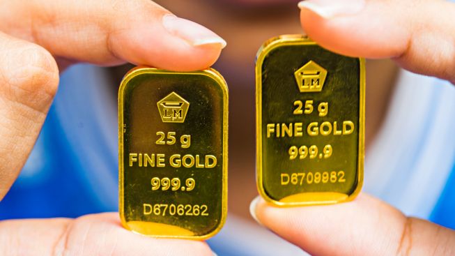 Harga Emas Antam Tetap Bertahan di Level Rp 972.000 per Gram
