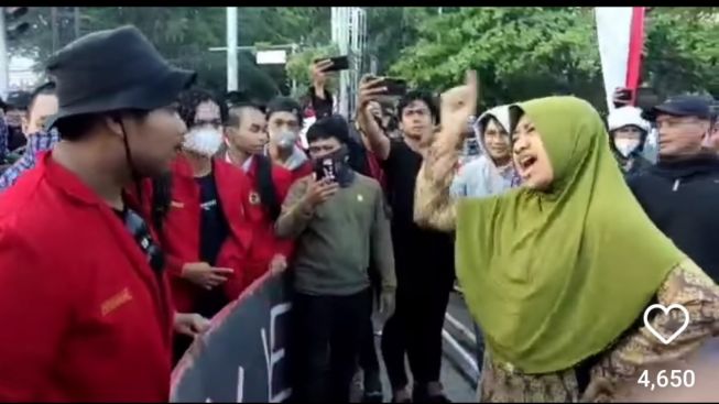 VIRAL: Ibu Dokter RSAD di Makassar Memprotes Aksi Demo Mahasiswa, Video Rekamannya Menimbulkan Pro Kontra