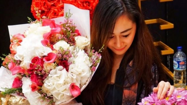 Kerap Bahas Urusan Hubungan Intim Bersama RD, Denise Chariesta Ungkap Bukan Itu Yang Membuat Dirinya Bertahan Selama 4 Tahun Jadi Wanita Idaman Lain